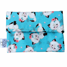 Load image into Gallery viewer, Cats Reusable Snack Bag – Sustainable, Versatile, Washable &amp; Eco-Friendly
