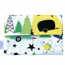 Load image into Gallery viewer, Alien Site Reusable Snack Bag – Sustainable, Versatile, Washable &amp; Eco-Friendly
